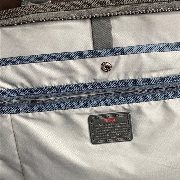 Tumi T-pass check point friendly bag - Picture 6 of 7